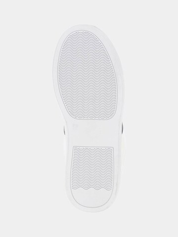 GUESS Sneakers in White