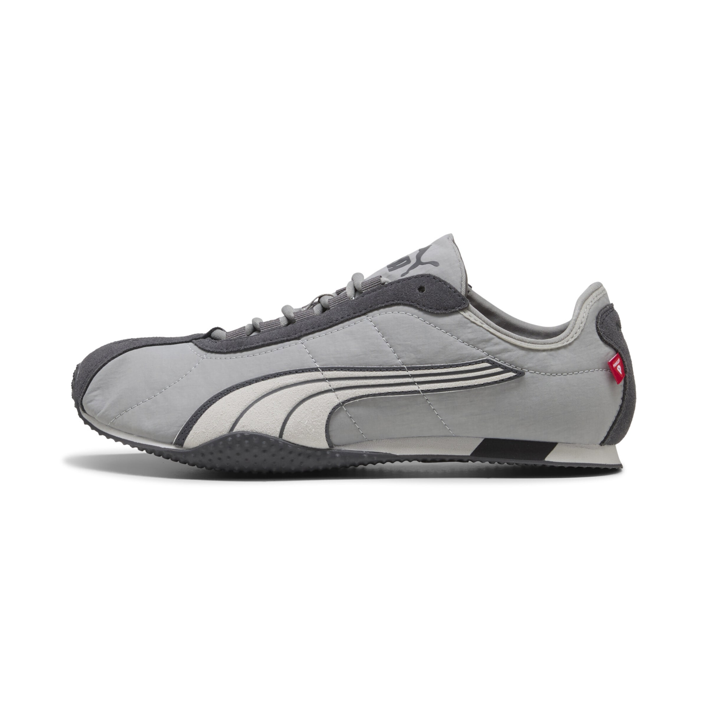 Baskets basses PUMA en gris : devant