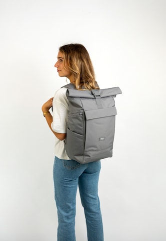LARKSON Rucksack 'No 4 Large’ in Grau: Vorderseite