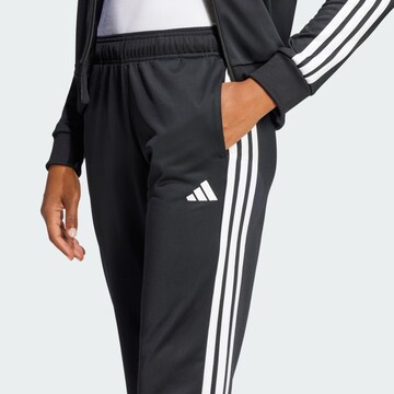Costum de trening 'Essentials' de la ADIDAS SPORTSWEAR pe negru