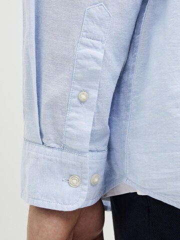 Jack & Jones Plus Slim fit Button Up Shirt 'JJEBreeze' in Blue