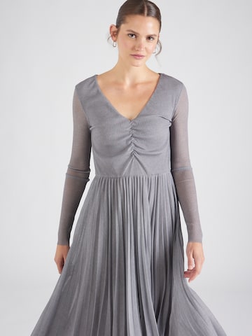 Robe de cocktail 'Erlissi' BOSS en gris