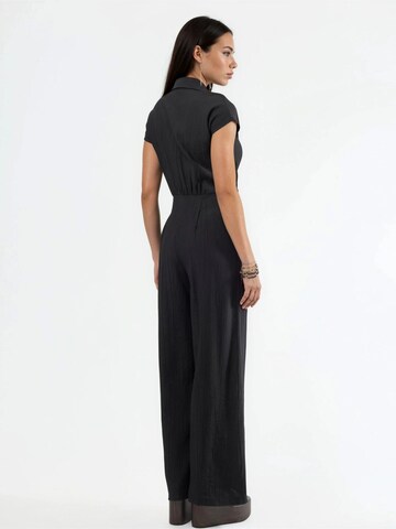 Busem Jumpsuit in Zwart