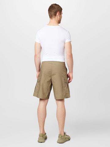 WEEKDAY Loosefit Shorts in Grün