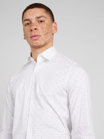 Calvin Klein - Ajuste estrecho Camisa en blanco