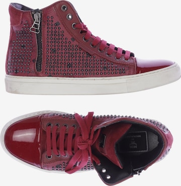 MCM Sneaker 39 in Rot: Vorderseite