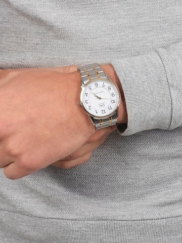 Q&Q Analoog horloge in Goud: voorkant