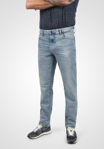 !Solid Regular Jeans in Blue: front