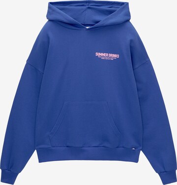 Pull&Bear Sweatshirt in Blue: front