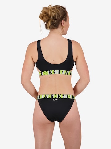 Nike Swim Bustier Sportbikinitop in Zwart