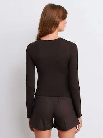 Dilvin Blouse in Brown