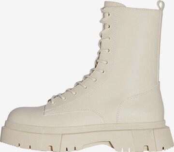 Bottines à lacets Bershka en blanc