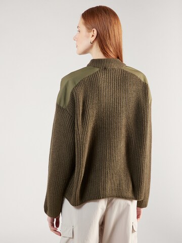 SISTERS POINT Sweater 'HIBA-ARMY' in Green