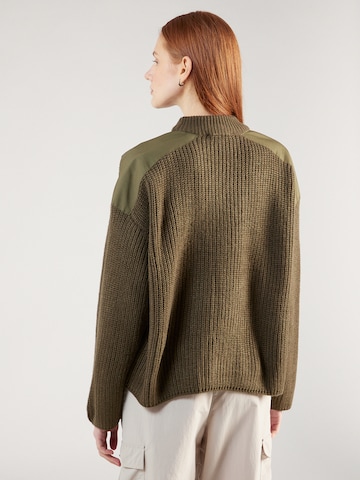 SISTERS POINT Sweater 'HIBA-ARMY' in Green