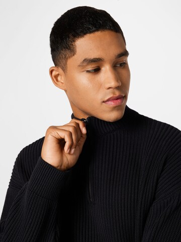 NU-IN Sweater in Black