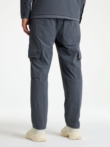 Loosefit Pantalon fonctionnel 'Trace Pro' CHASIN' en gris