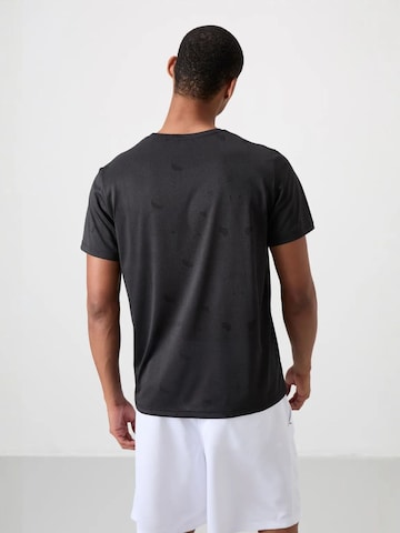 Maglietta 'T-Shirts' di Tommy Life in colori misti