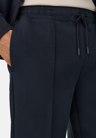Boggi Milano Slim fit Chino trousers in Blue: front