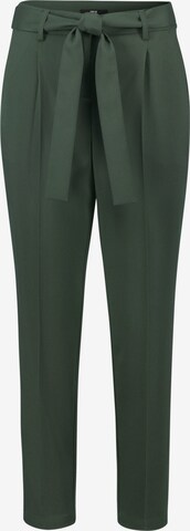 zero Slim fit Pleated Pants in Green: front