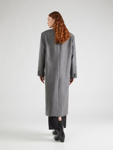 Manteau mi-saison 'BAROL' Bardot en gris