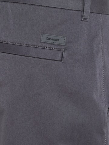 Calvin Klein Slim fit Chino Pants in Grey