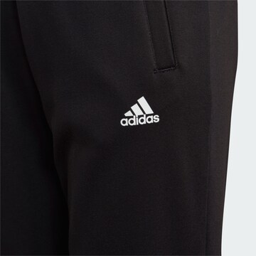 ADIDAS SPORTSWEAR Trainingsanzug 'Essentials' in Schwarz