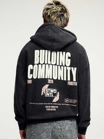 Sweat-shirt Pull&Bear en noir : devant