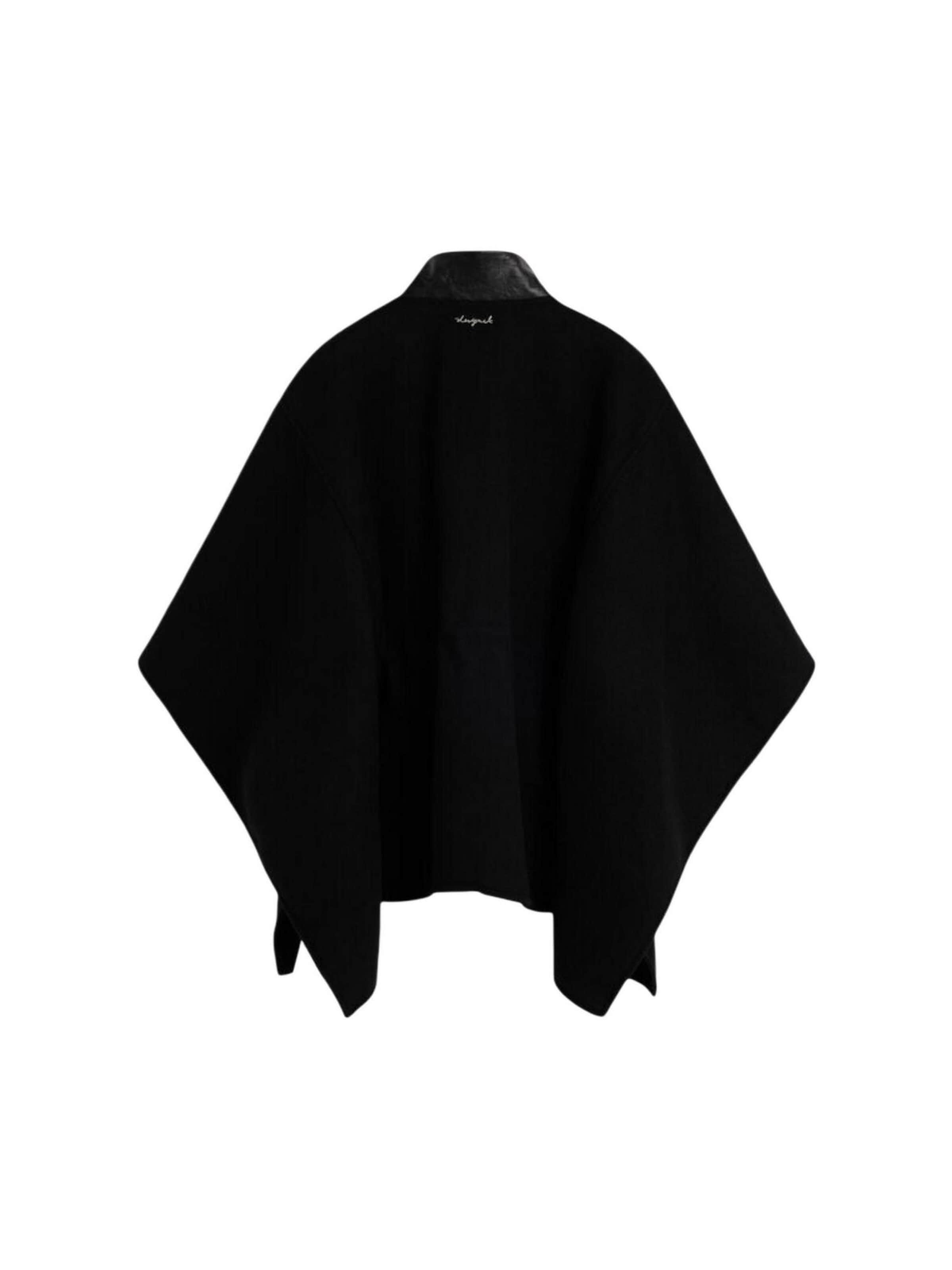 Desigual Keps 'PONCHO_ALDAMA TRENZADO 26WAIA24' i svart
