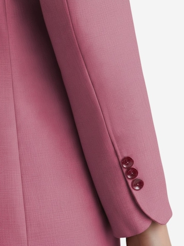 Amarilde Suit in Pink