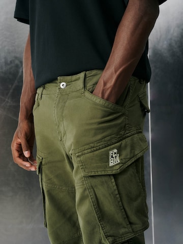 FCBM - regular Pantalón cargo 'Felix' en verde