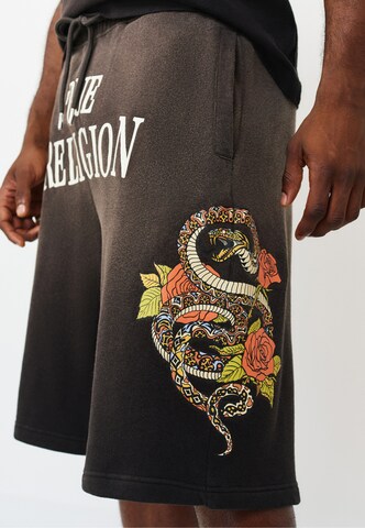 True Religion Normalny krój Spodnie 'Floral Snake Mikey' w kolorze czarny