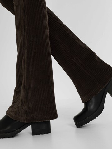 bonprix Skinny Leggings in Bruin