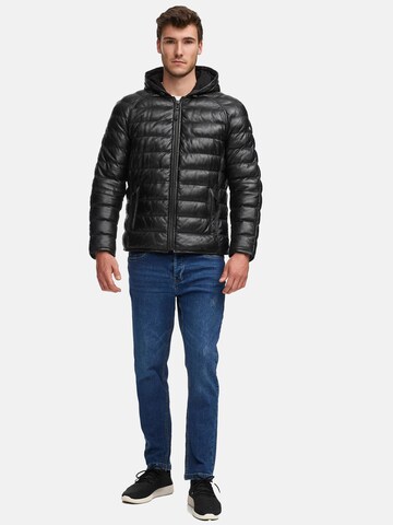Tazzio Winterjacke 'A804' in Schwarz
