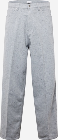 Loosefit Pantaloni con piega frontale 'Astro' di WEEKDAY in grigio: frontale