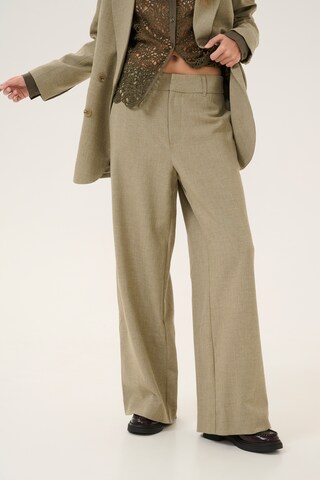 My Essential Wardrobe Wide leg Trousers 'Dion' in Green: front