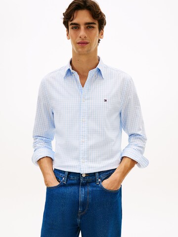 Coupe regular Chemise TOMMY HILFIGER en bleu : devant