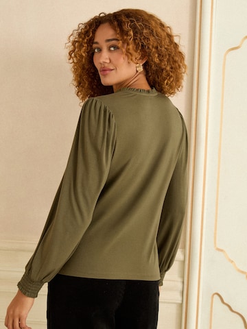 Bluză de la love & roses pe verde