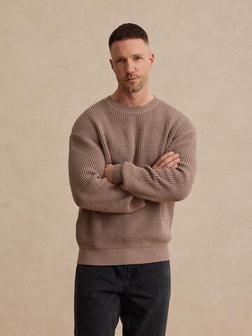 DAN FOX APPAREL Sweater 'Eren' in Grey: front