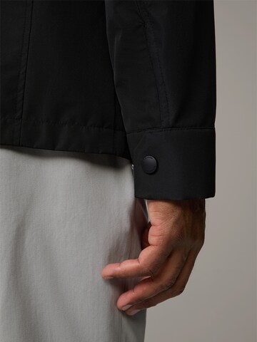 STRELLSON Performance Jacket in Black