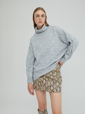 EDITED Pullover 'Henri' i grå