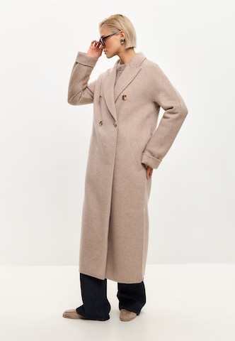 CESARE GASPARI Between-seasons coat in Beige