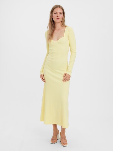 Robe VERO MODA en jaune : devant