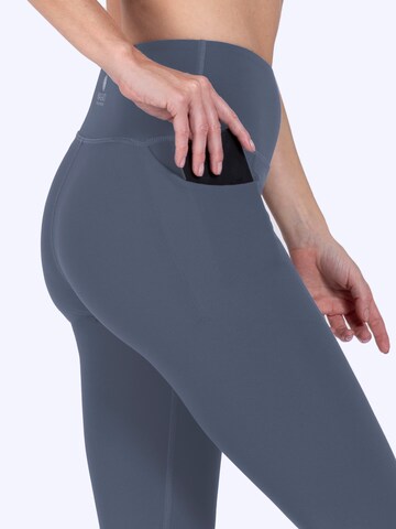 Magadi Skinny Workout Pants 'Amalia' in Blue