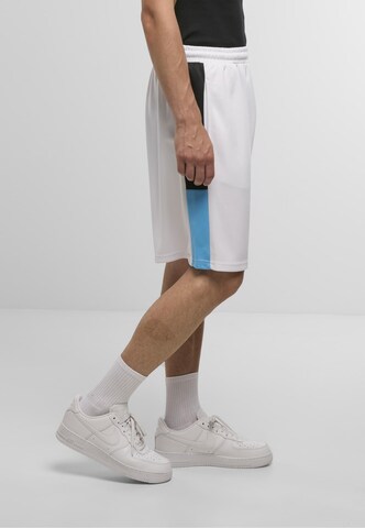 Regular Pantaloni 'Drap' de la Ecko Unlimited pe alb
