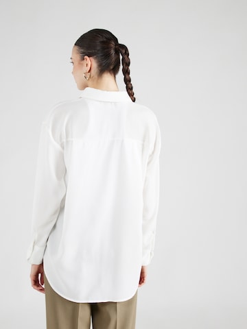 Trendyol - Blusa en blanco