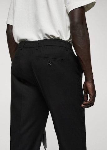 MANGO MAN Slim fit Pleat-Front Pants 'Ares' in Black