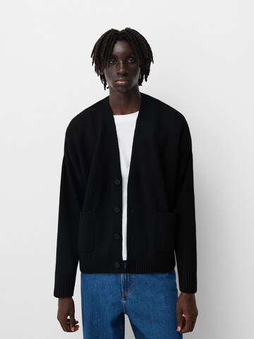 Bershka Strickjacke in Schwarz: Vorderseite