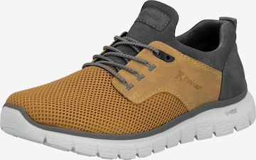Chaussure basse Rieker en jaune : devant