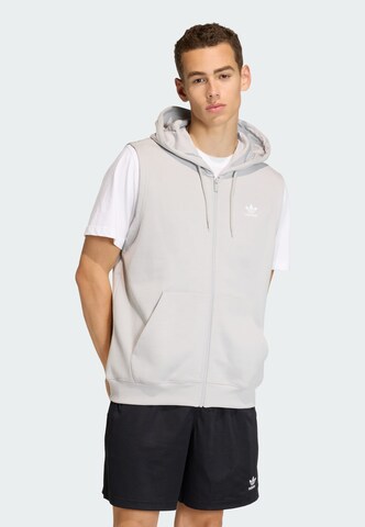 ADIDAS ORIGINALS Bodywarmer 'Trefoil Essentials' in Grijs: voorkant