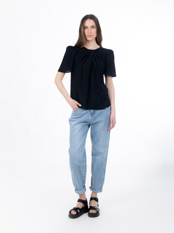 Bluză de la Influencer pe negru